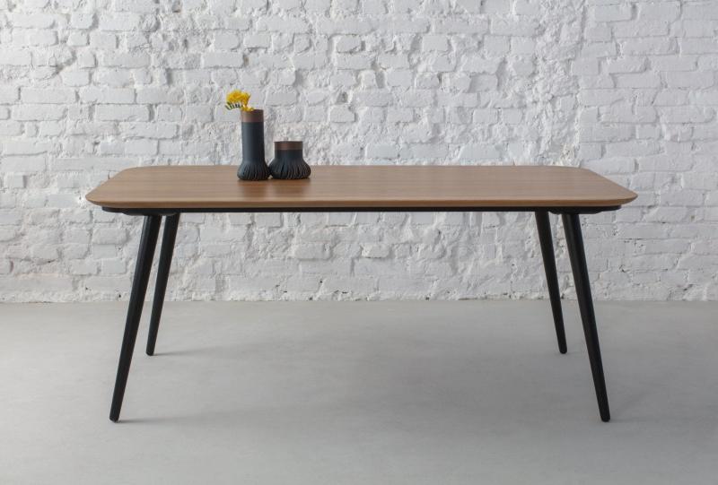 Kontrast Spisebord 180x90 cm med Sorte Ben - Egetræ
