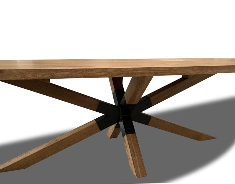 Oval Spisebord i Eg – 270x110 cm til Hygge og Samvær