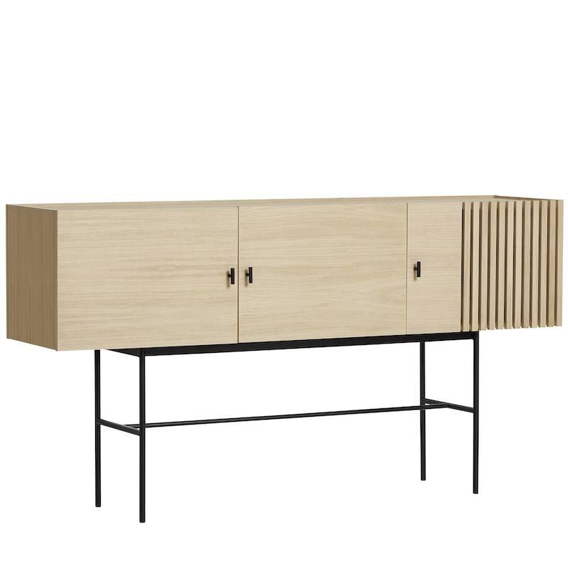 Elegant Egetræ Skænk 180 cm – Stilfuld Opbevaring