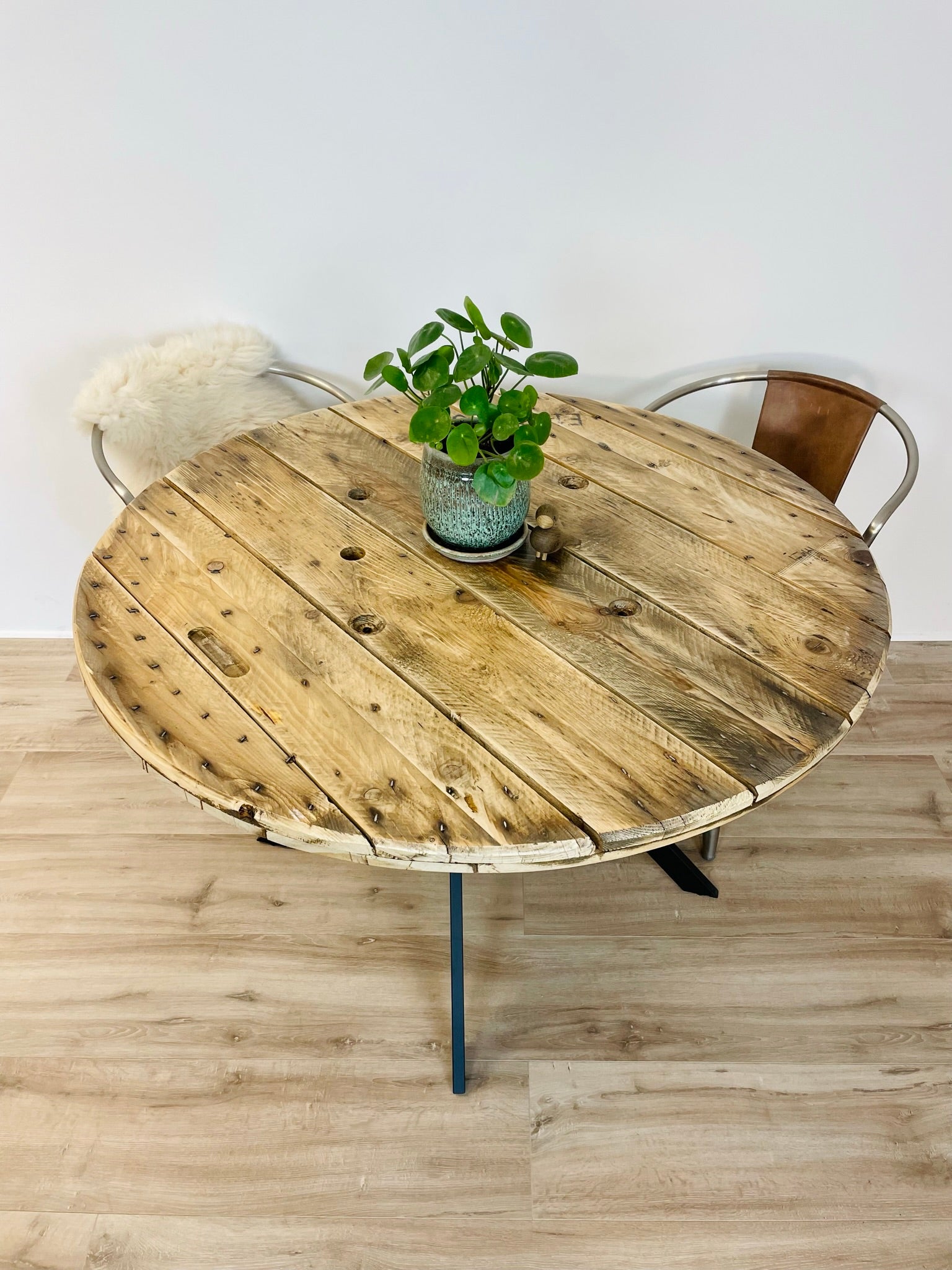 Rundt Kabeltromle Twin Base Ø95 100 Lakeret Kabeltromlen Spisebord